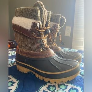 Girls size 13 waterproof warm boots